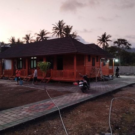 Mandalika Queen Hostel Kuta  Εξωτερικό φωτογραφία