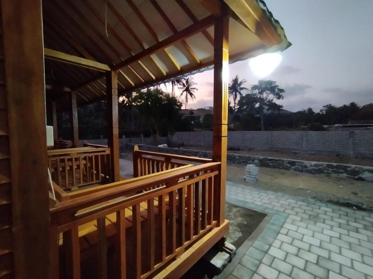 Mandalika Queen Hostel Kuta  Εξωτερικό φωτογραφία