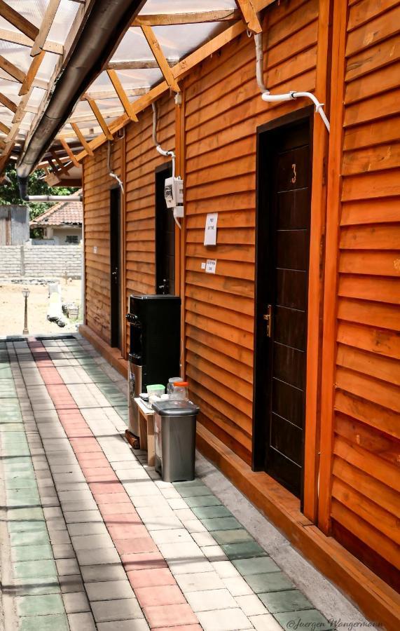 Mandalika Queen Hostel Kuta  Εξωτερικό φωτογραφία